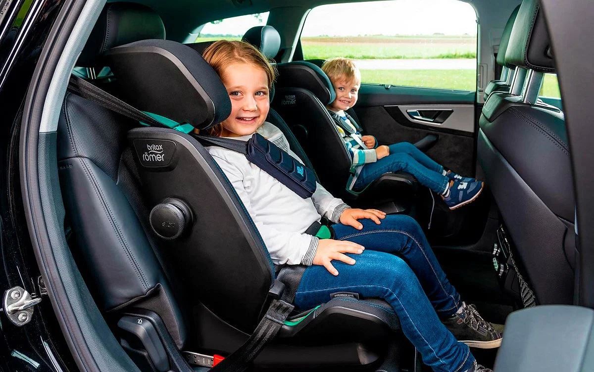 Scaun auto Britax Romer Advansafix i-Size Cool Flow Black (76-150 cm)