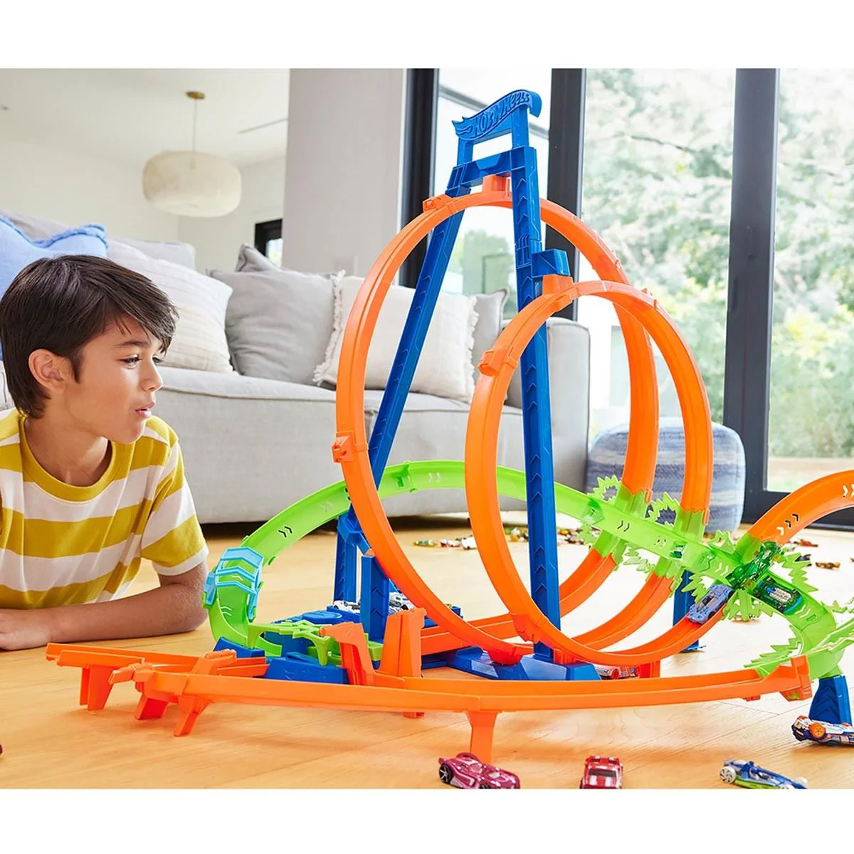 Set de joaca Hot Wheels Circuitul urias cu ciocniri grozave foto