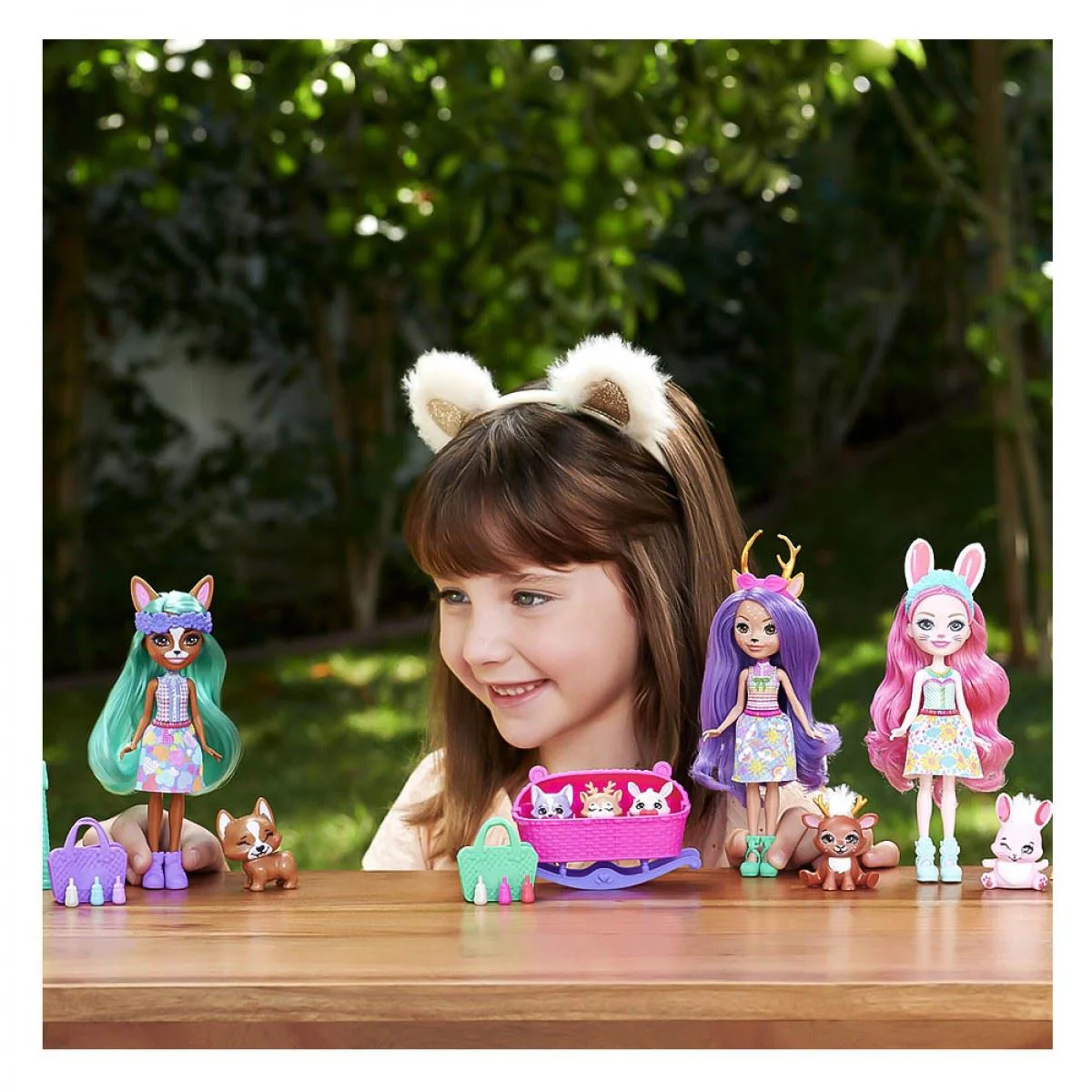 Set de joaca Enchantimals Colectia Prietenii bebelusi Corgi Krizia si Shuo