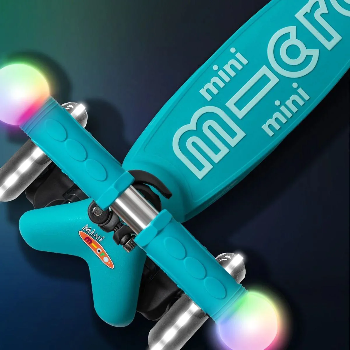 Trotineta Micro Mini Deluxe Magic LED Aqua