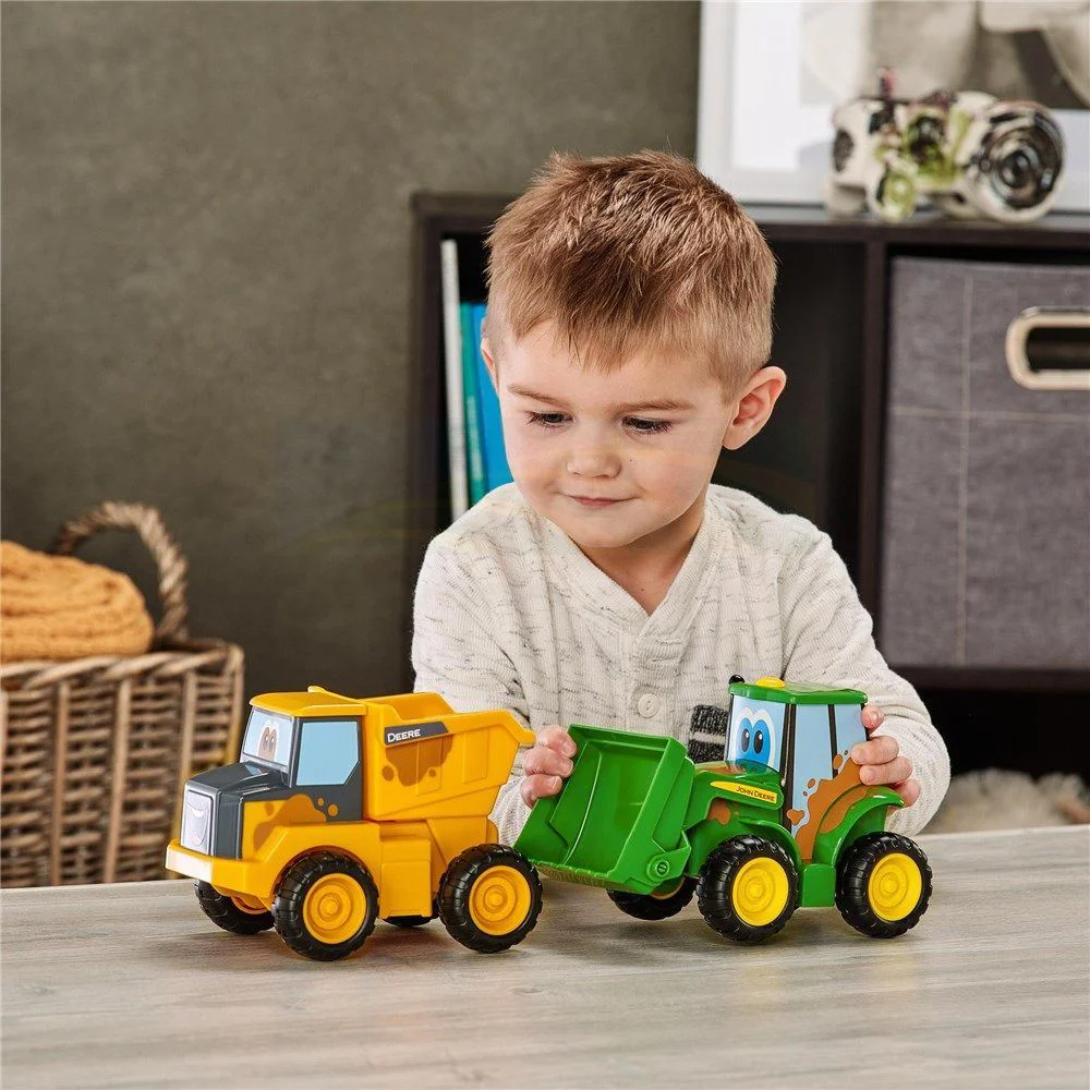 Jucarie interactiva Tomy Tractor, Prietenii de la ferma