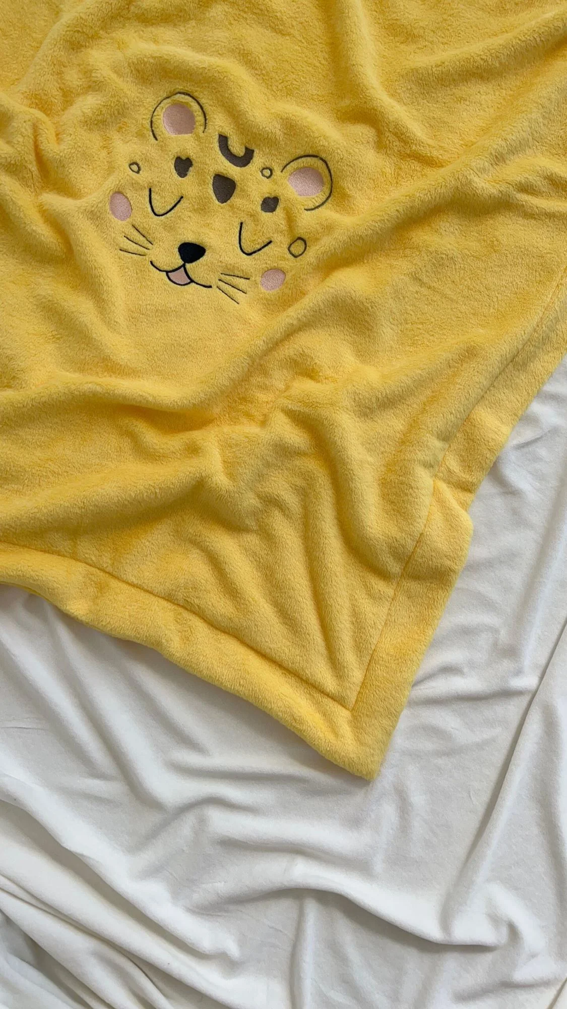 Cuvertura de plus Specialbaby Little Tiger's Yellow Heaven, 100x95 cm