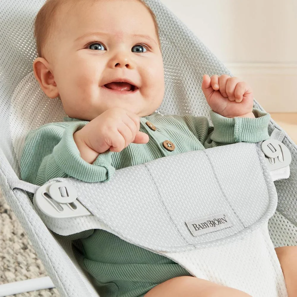 Кресло-шезлонг BabyBjorn Balance Soft Silver/White, Mesh