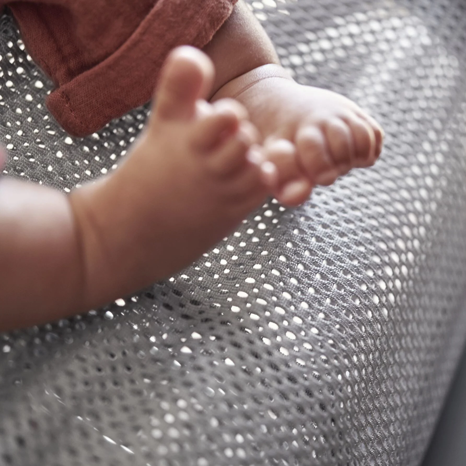 Кресло-шезлонг BabyBjorn Bliss Grey, Mesh