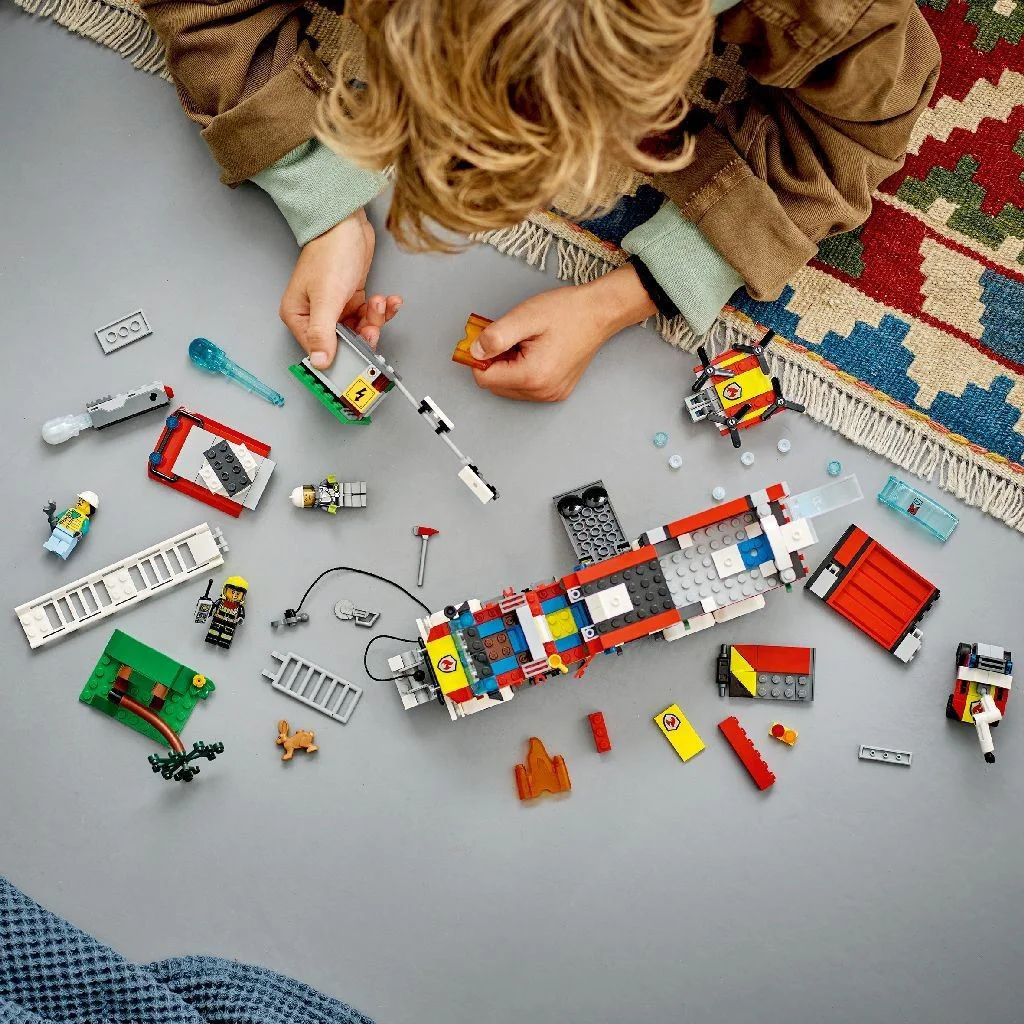 Конструктор LEGO City Пожарная машина, 502 эл. foto