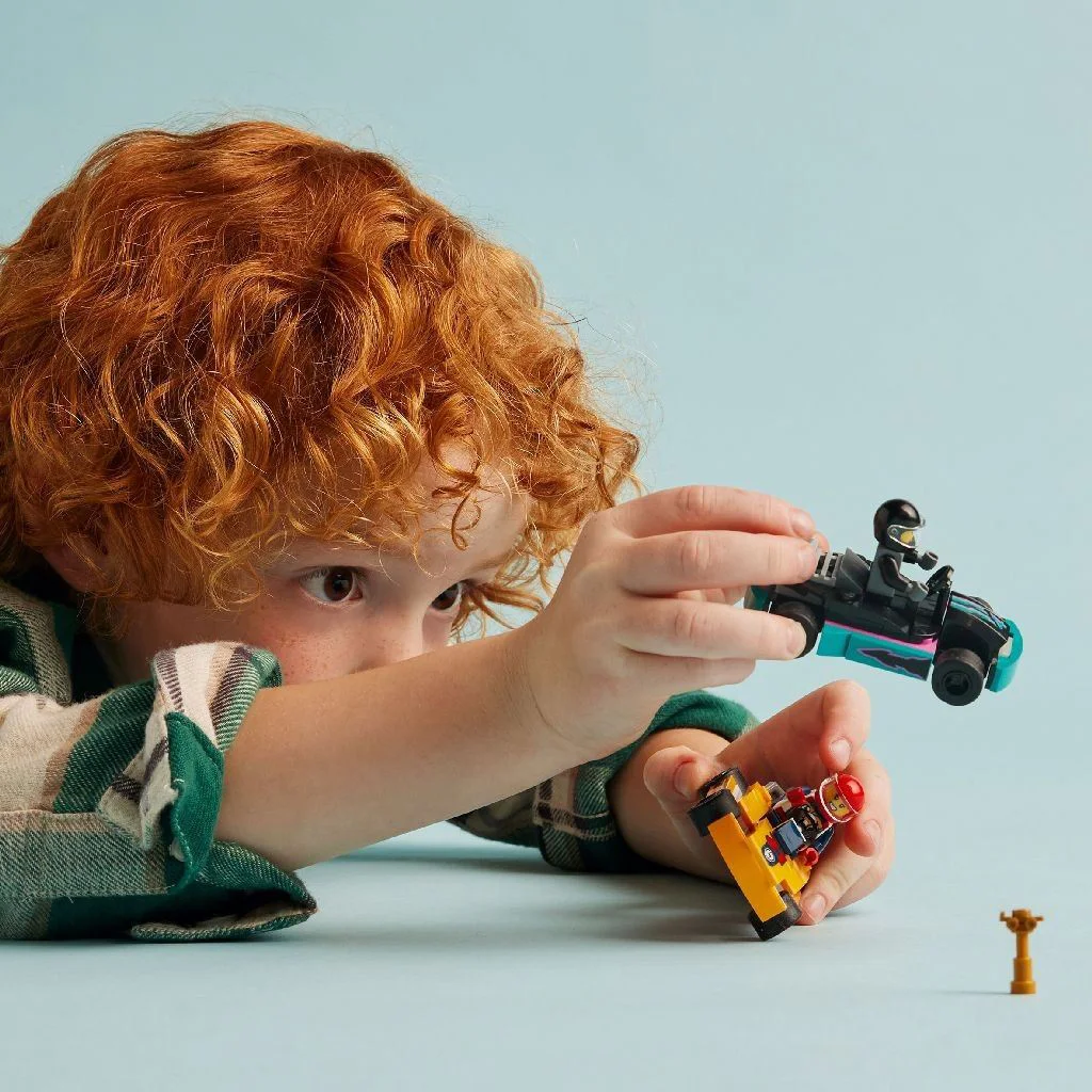 Конструктор LEGO City Картинги и гонщики, 99 эл. foto