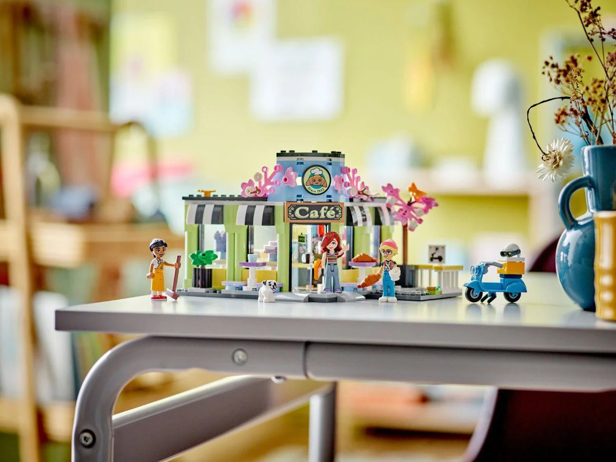 Set de constructie LEGO Cafenea din orasul Heartlake, 426 el. foto