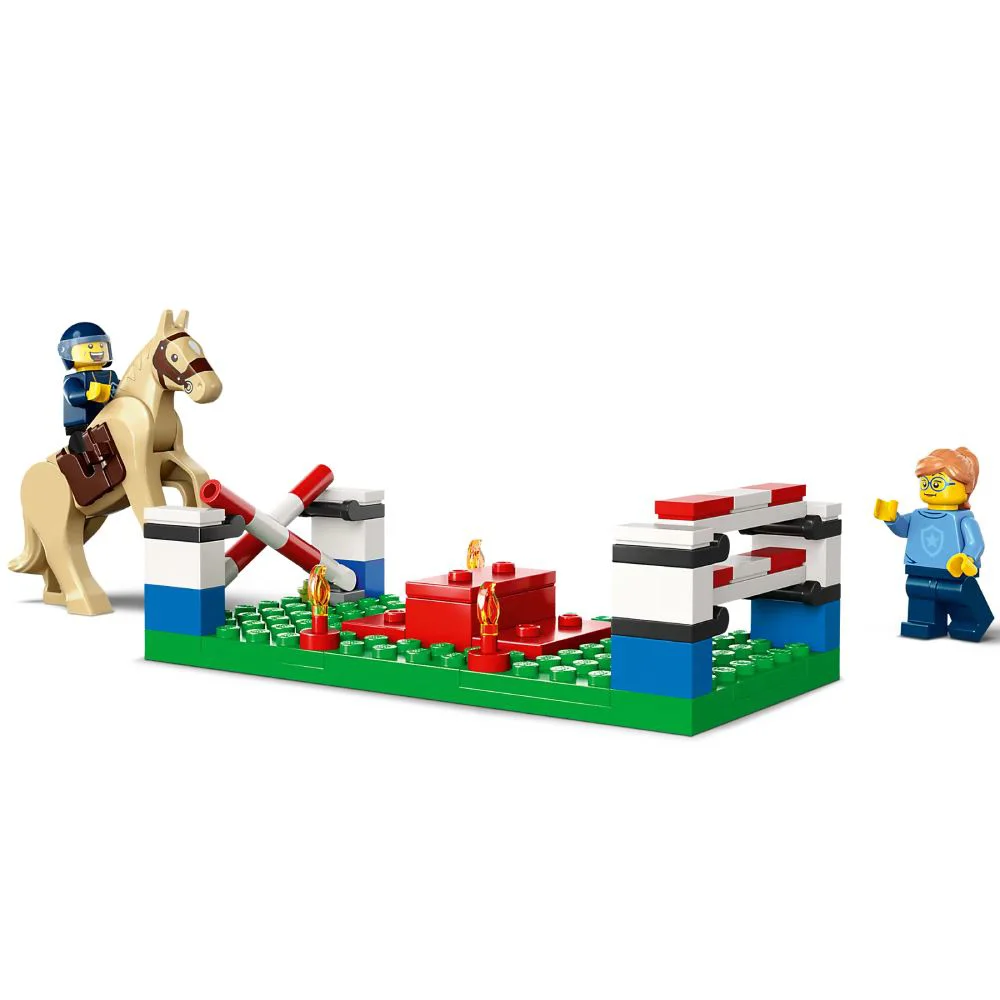 Set de constructie LEGO City Academia de politie, 823 el. foto
