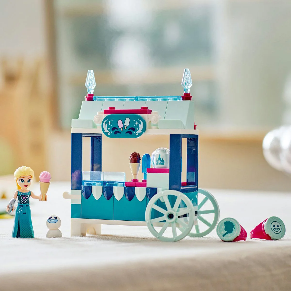 Конструктор LEGO Disney Лакомства Эльзы, 82 эл. foto