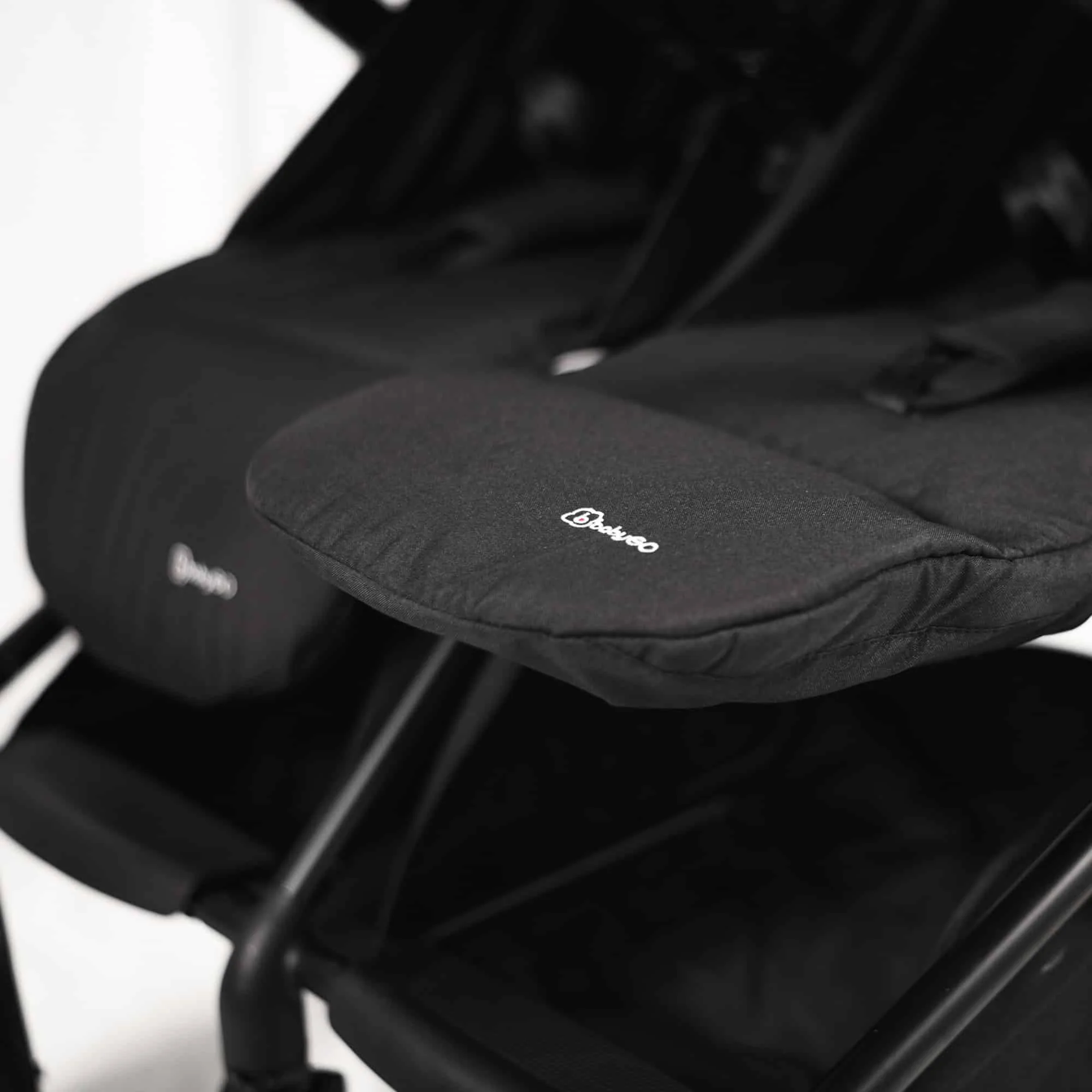 Carucior pentru gemeni BabyGo GoTwice Black