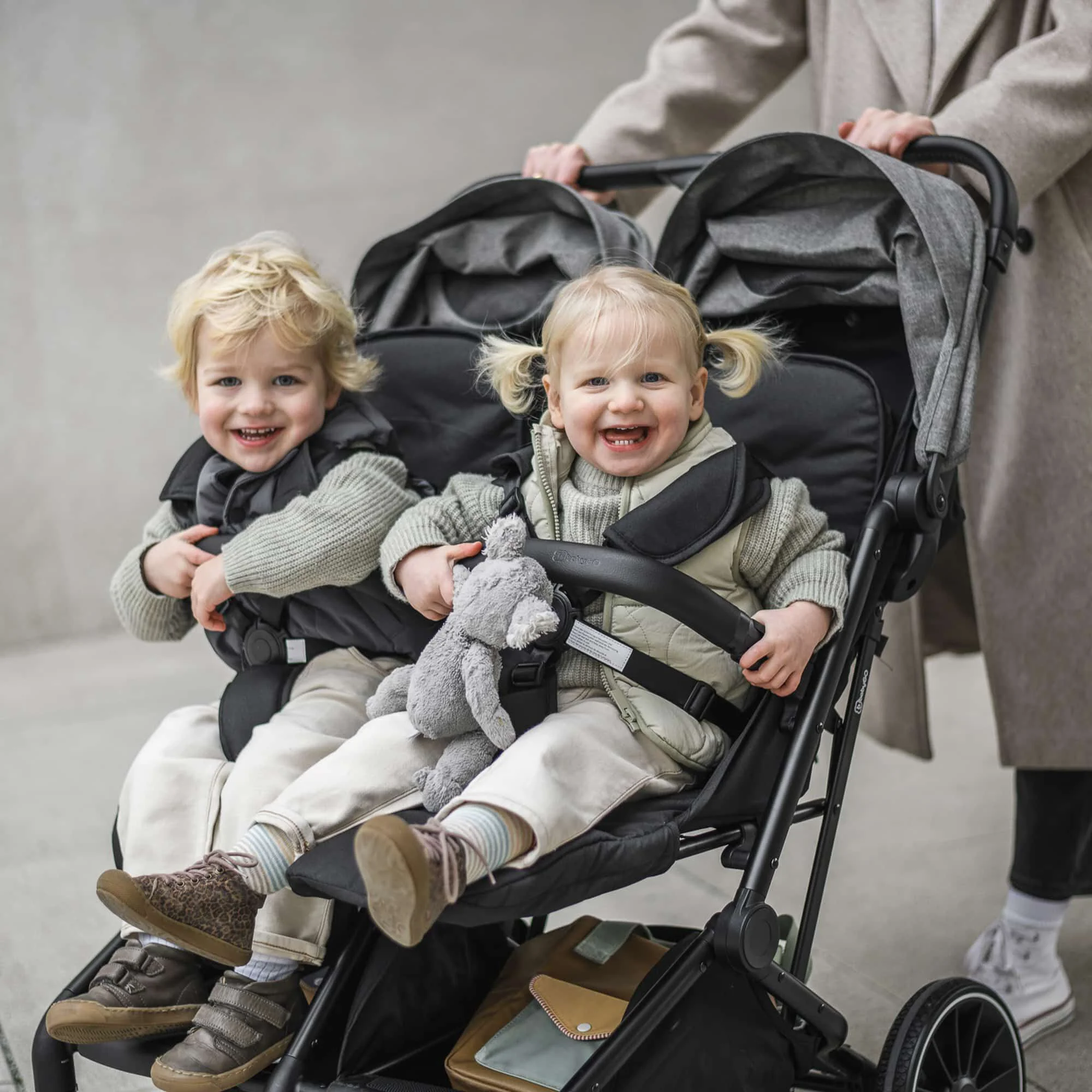 Carucior pentru gemeni BabyGo GoTwice Grey