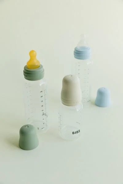 Пластиковая антиколиковая бутылочка BIBS Baby Blue с силиконовой соской 0+ мес, 150 мл
