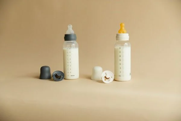 Biberon din plastic anticolici BIBS Sage cu tetina din silicon 0+ luni, 150 ml