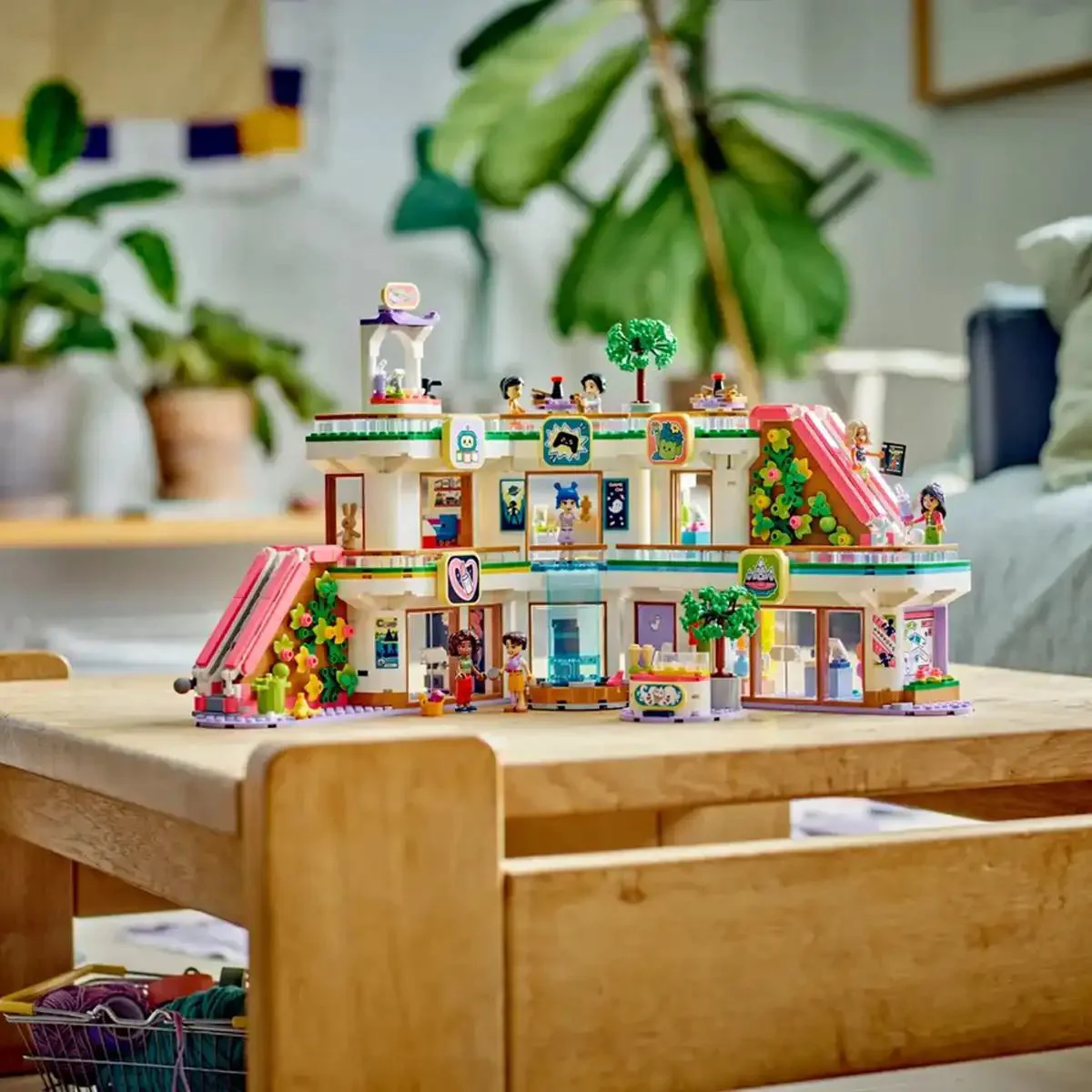 Конструктор LEGO Friends Торговый центр Хартлейк, 1237 эл. foto