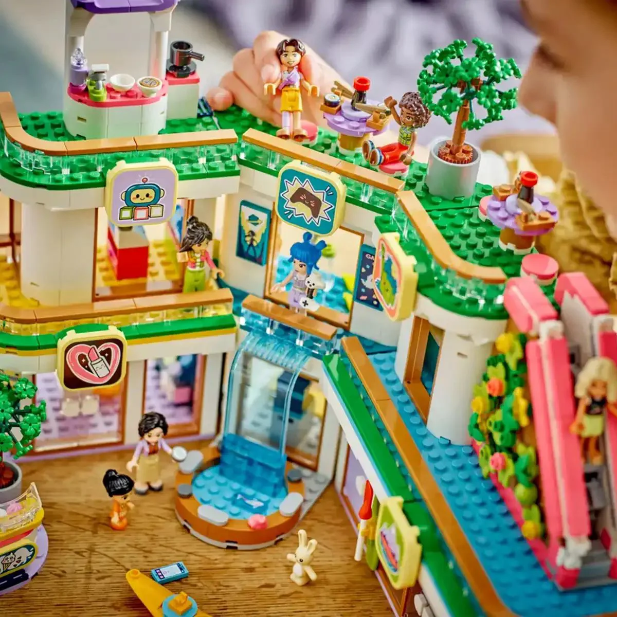 Конструктор LEGO Friends Торговый центр Хартлейк, 1237 эл. foto