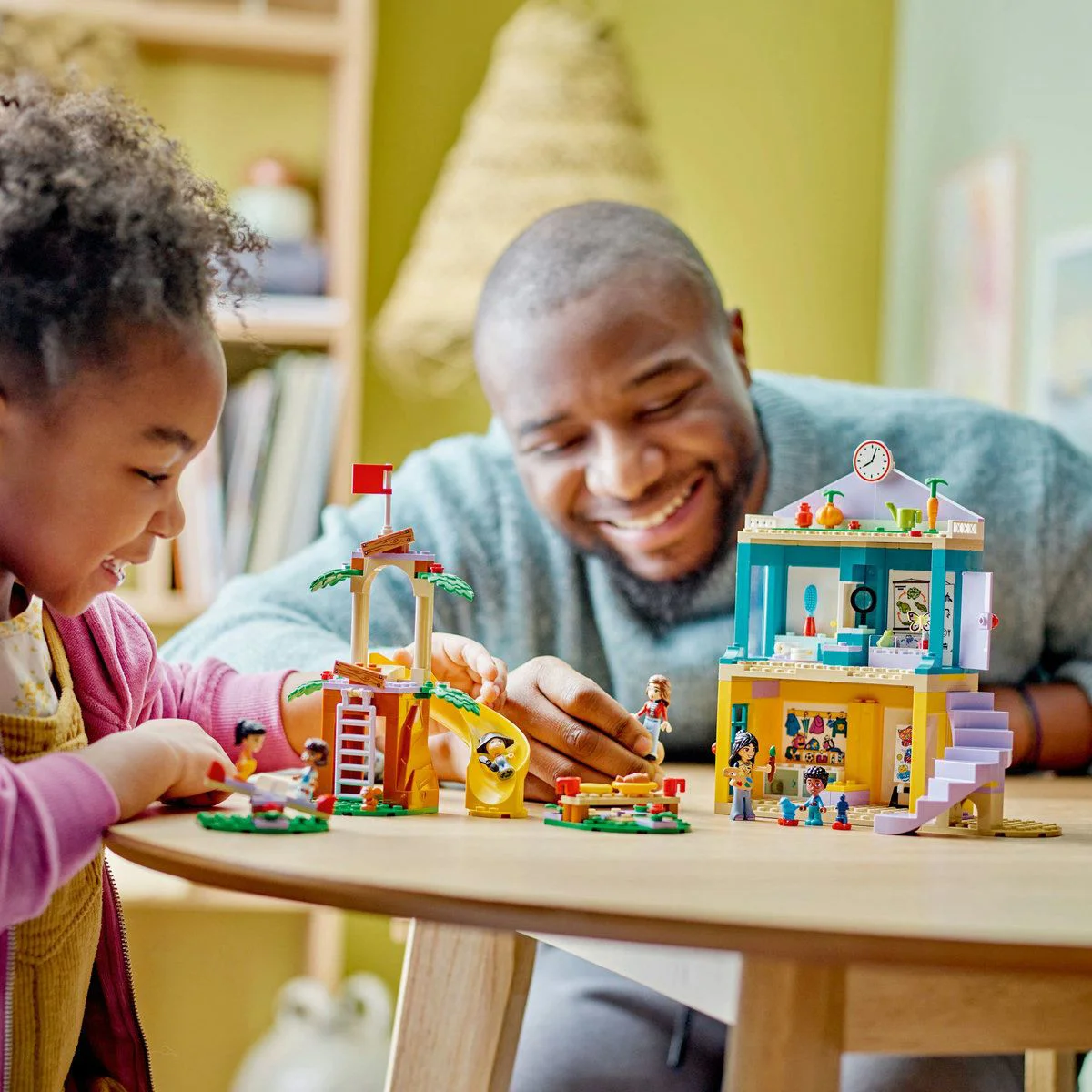 Конструктор LEGO Friends Детский сад в городе Хартлейк, 239 эл. foto