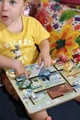 Деревянный пазл Tooky Toy с автомобилями Лабиринт
