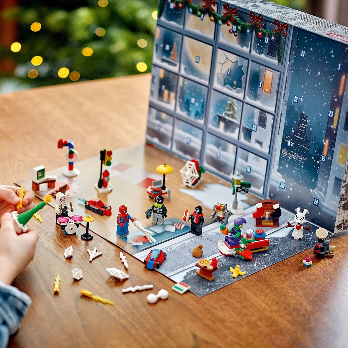 Advent Calendar LEGO Marvel Omul Paianjen, 246 el. foto