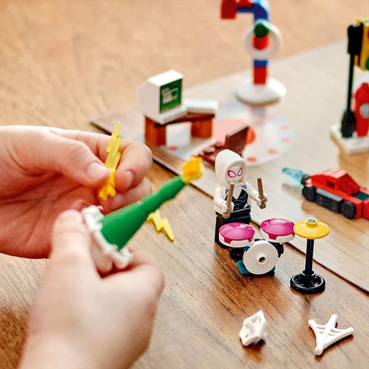 Advent Calendar LEGO Marvel Omul Paianjen, 246 el. foto