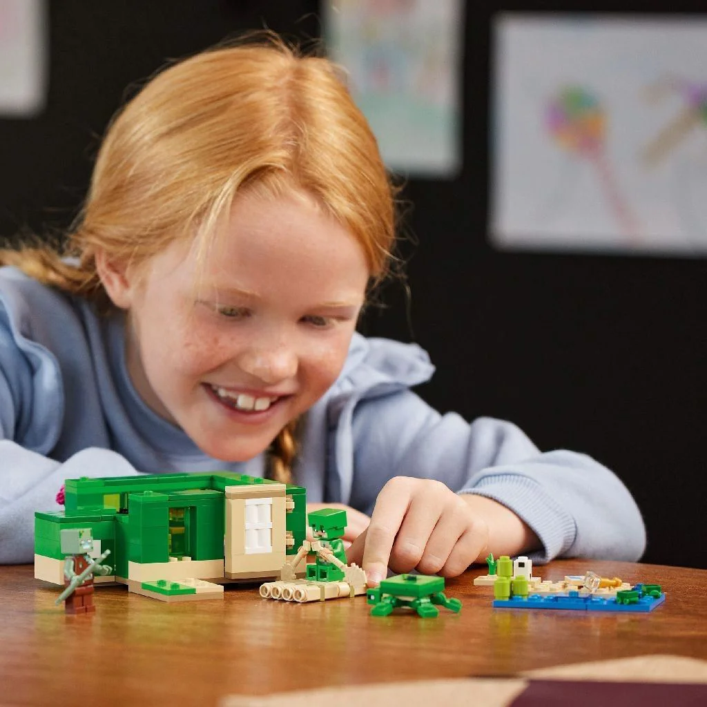 Конструктор LEGO Minecraft Дом на пляже черепах, 234 эл. foto