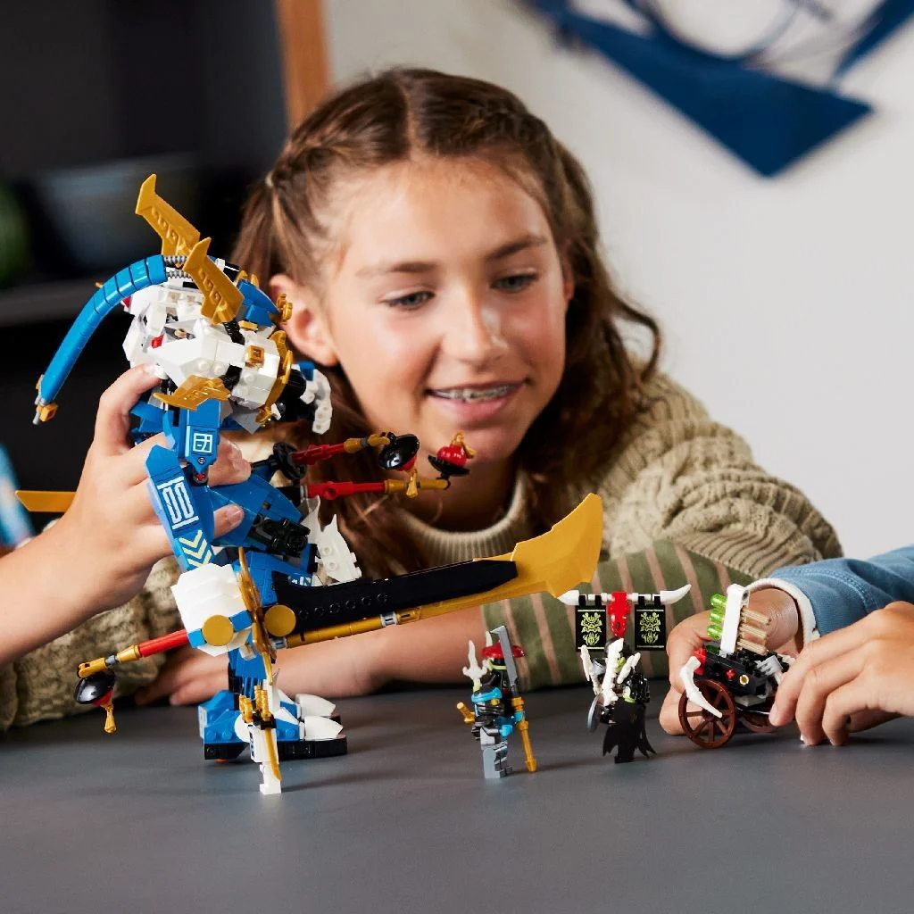 Set de constructie LEGO Ninjago Robotul Titan al lui Jay, 794 el. foto