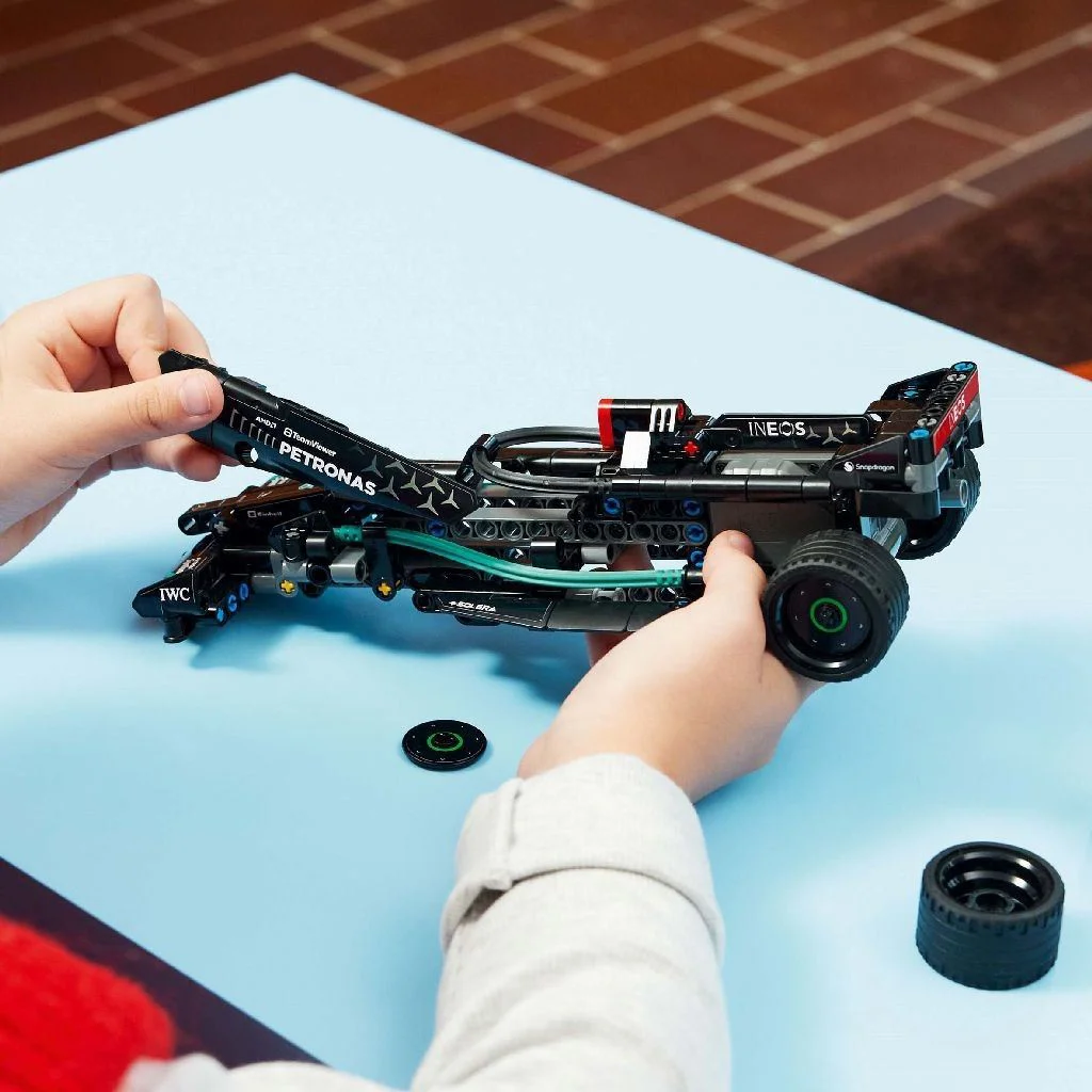 Set de constructie LEGO Technic Mercedes AMG F1 W14 Pull-Back, 240 el.