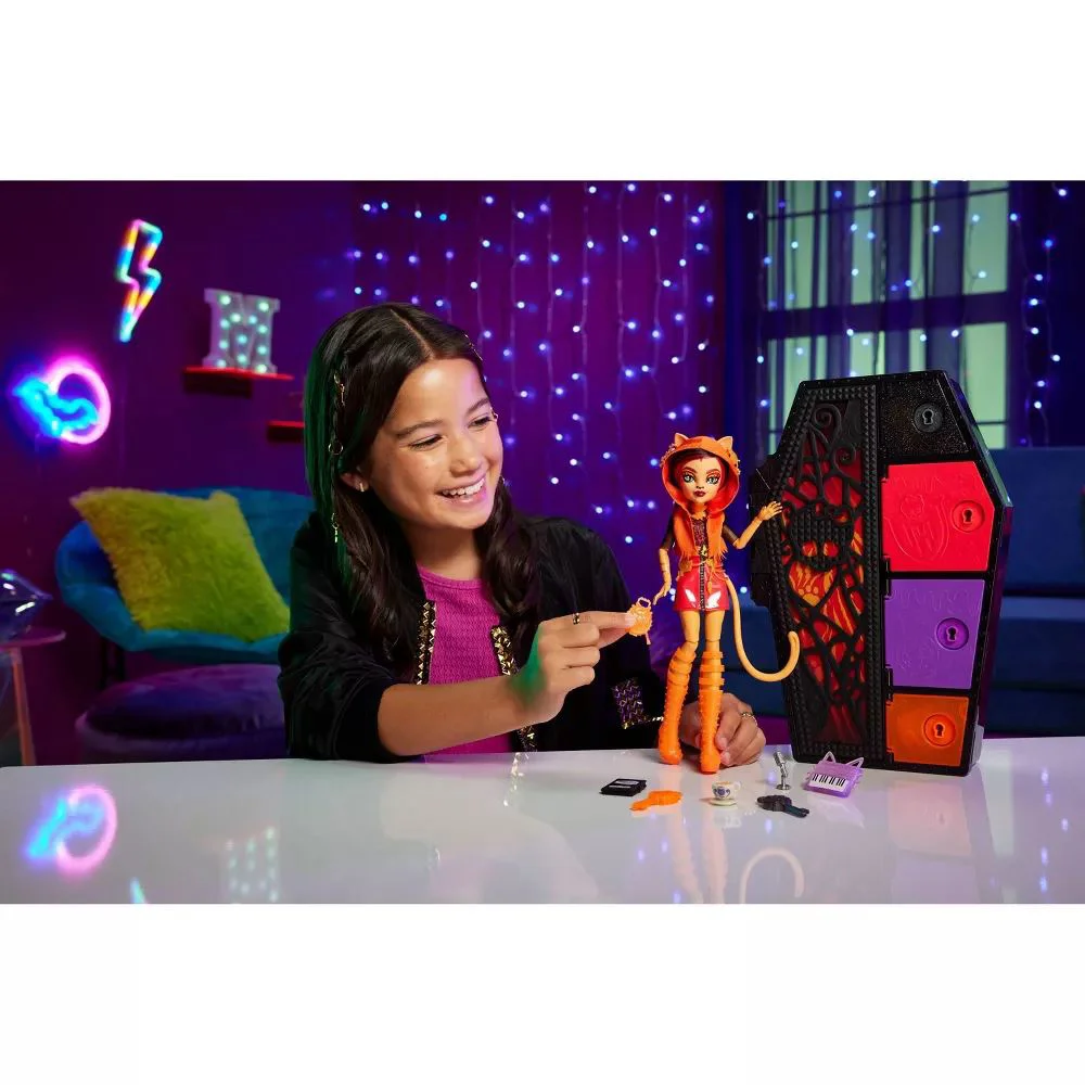 Игровой набор Monster High Toralei Stripe и Секреты из шкафа