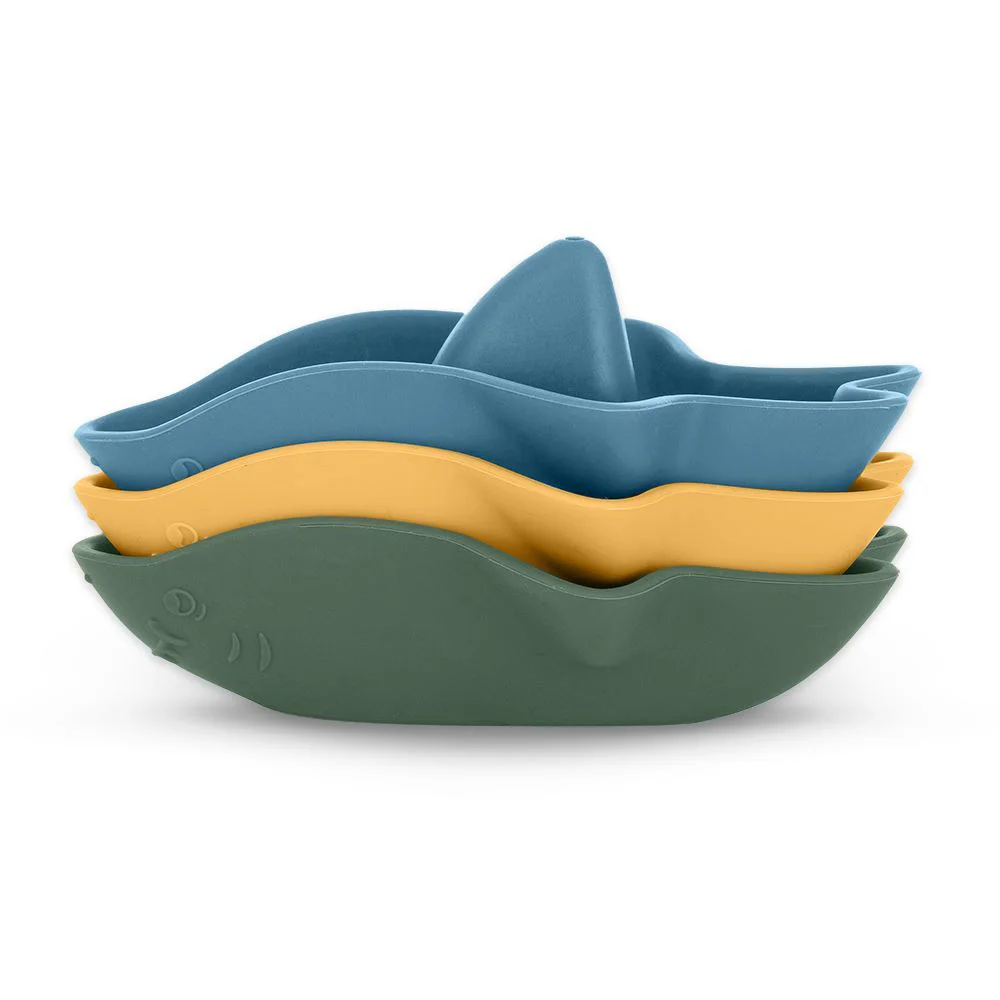Jucarie pentru baie din silicon Petite&Mars Sharks (6+ luni)