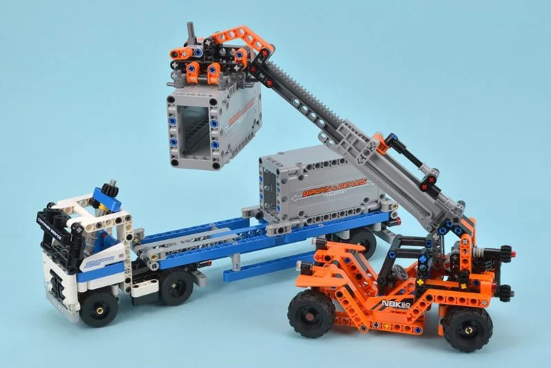 LEGO Technic - Контейнерный терминал