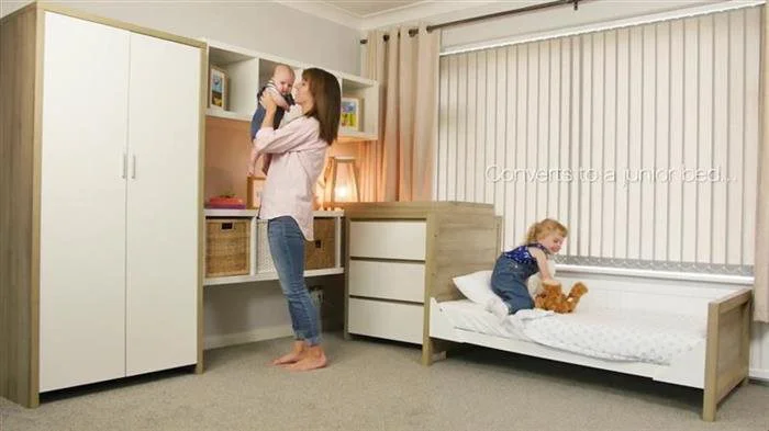 Деревянная кроватка 3 в 1 Tutti Bambini Modena White &amp; Oak