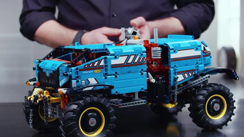 LEGO Technic - Аварийный внедорожник