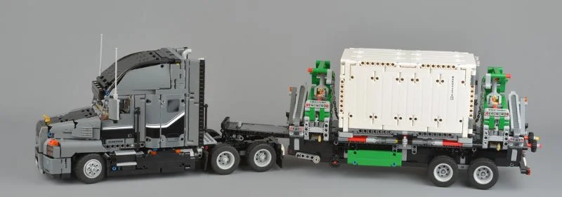 LEGO Technic - Mack® Anthem™