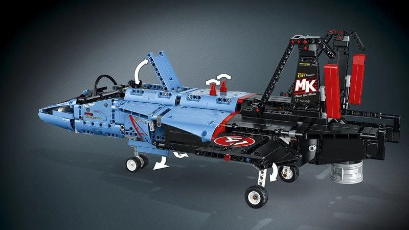 LEGO Technic - Сверхзвуковой истребитель