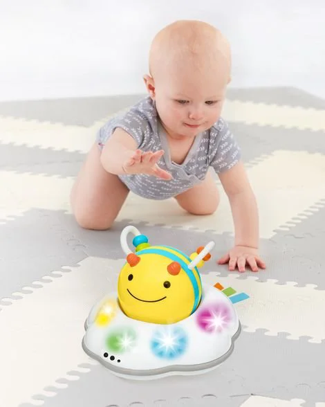 Игрушка развивающая Skip Hop Пчела на облачке самоходная