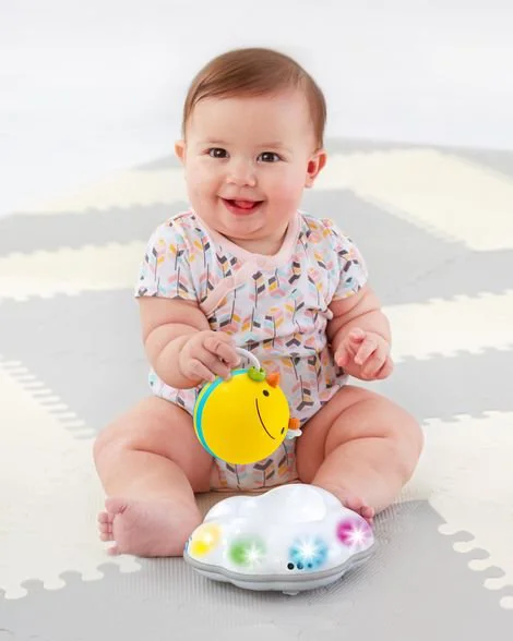 Игрушка развивающая Skip Hop Пчела на облачке самоходная