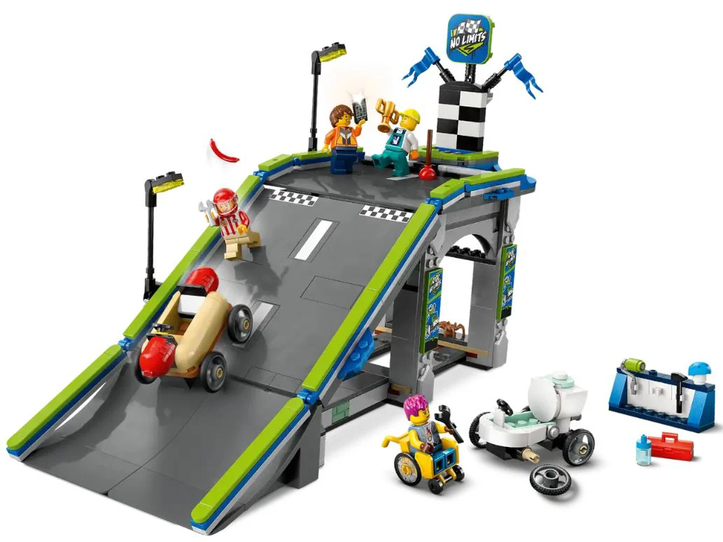 LEGO City - No Limits: Pista de curse cu rampa foto