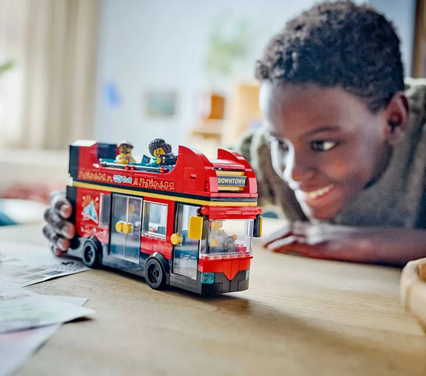 LEGO City - Autobuz turistic rosu cu doua etaje foto