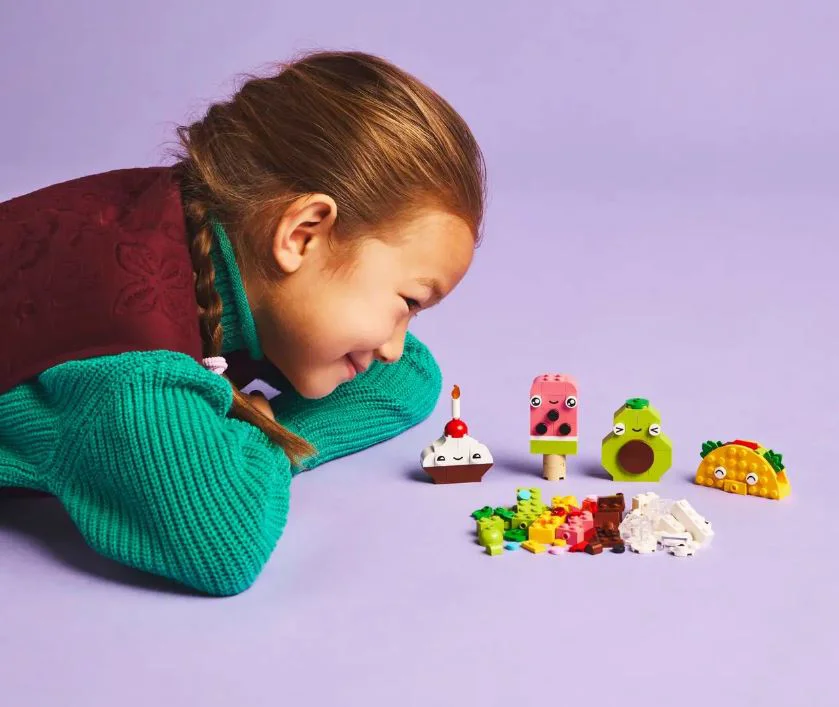 LEGO Classic - Prieteni alimentari creativi foto