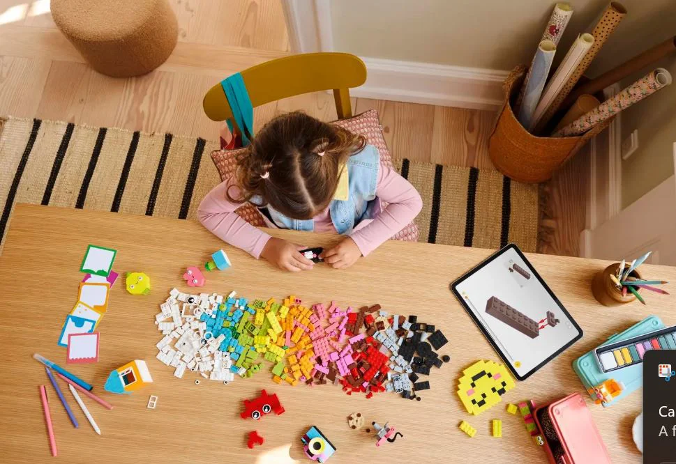 LEGO Classic - Cutia creativa a fericirii foto