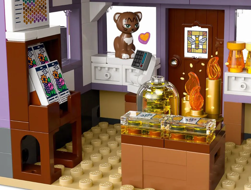 LEGO Friends - Casa apicultorilor si gradina de flori foto