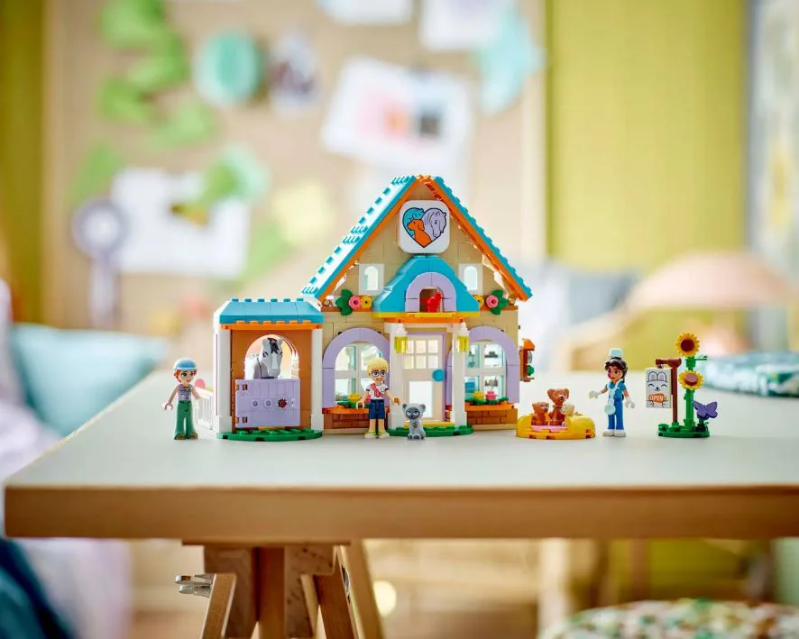 LEGO Friends - Ветеринарная клиника для лошадей и домашних животных foto
