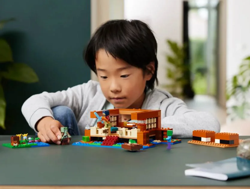 LEGO Minecraft - Дом Лягушки foto
