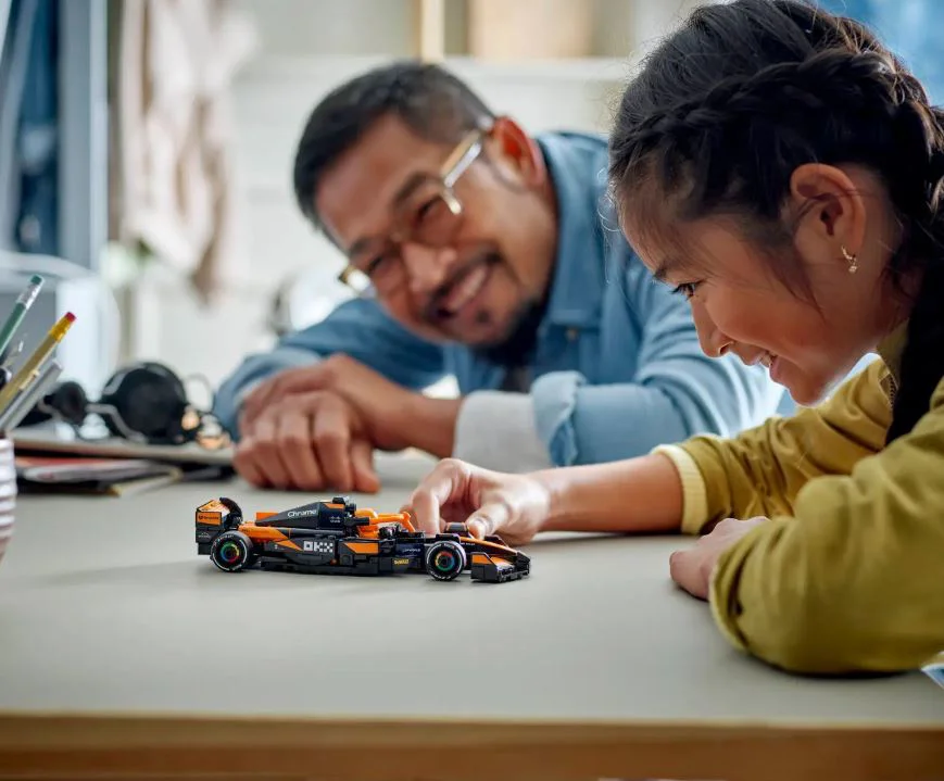 LEGO Speed Champions - McLaren F1 Team MCL38 Race Car foto