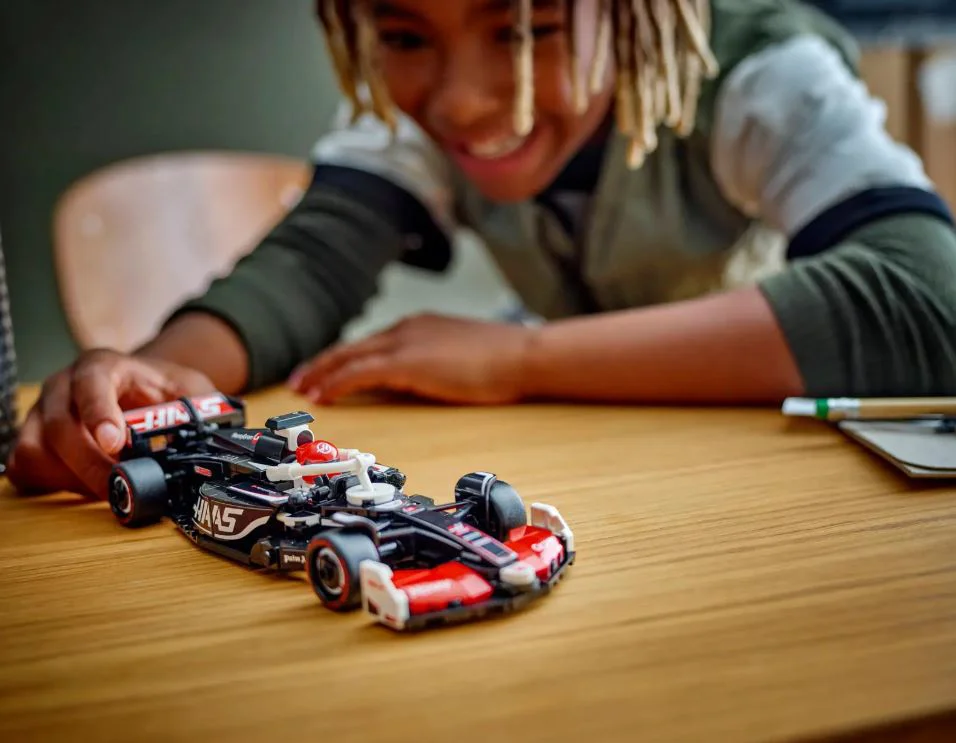 LEGO Speed Champions - MoneyGram Haas F1 Team VF-24 Race Car foto