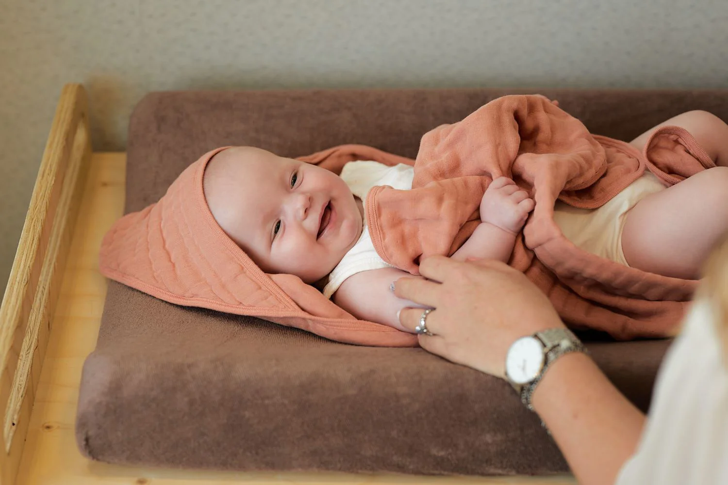 Полотенце Jollein Wrinkled Cotton Rosewood с капюшоном, 75x75 см