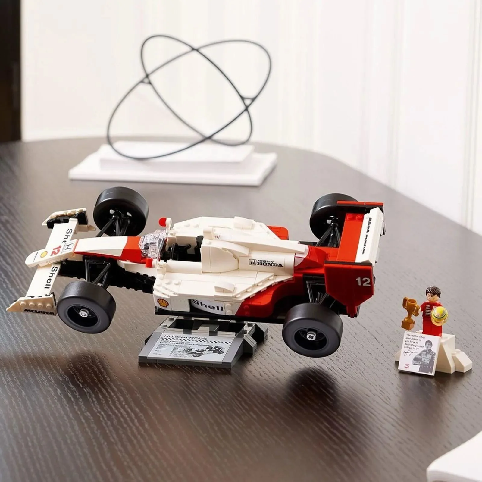 Строительный набор LEGO Icons McLaren MP4/4 и Айртон Сенна, 693 эл. foto