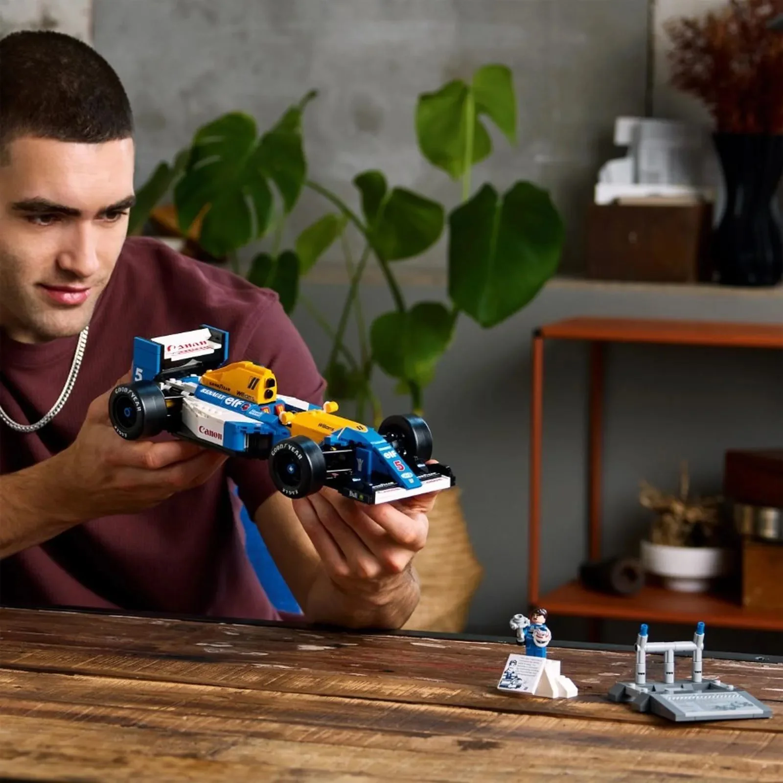 Set de constructie LEGO Icons Williams Racing FW14B si Nigel Mansell, 799 el. foto