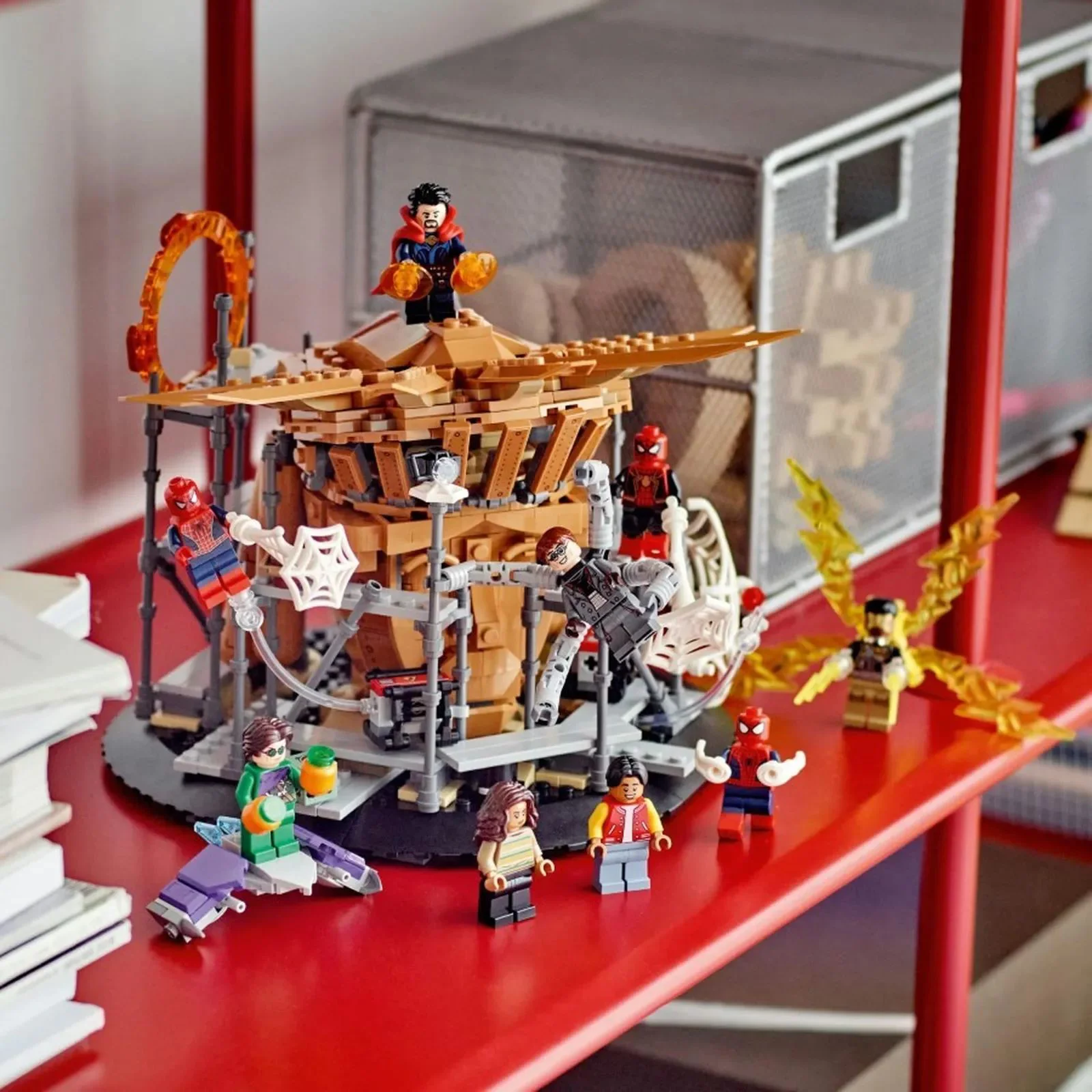 Set de constructie LEGO Marvel Lupta finala a Omului Paianjen, 900 el. foto