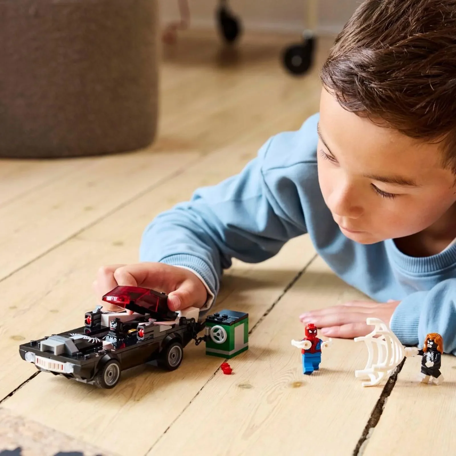 Set de constructie LEGO Marvel Omul Paianjen vs. Masina fortoasa a lui Venom, 254 el. foto