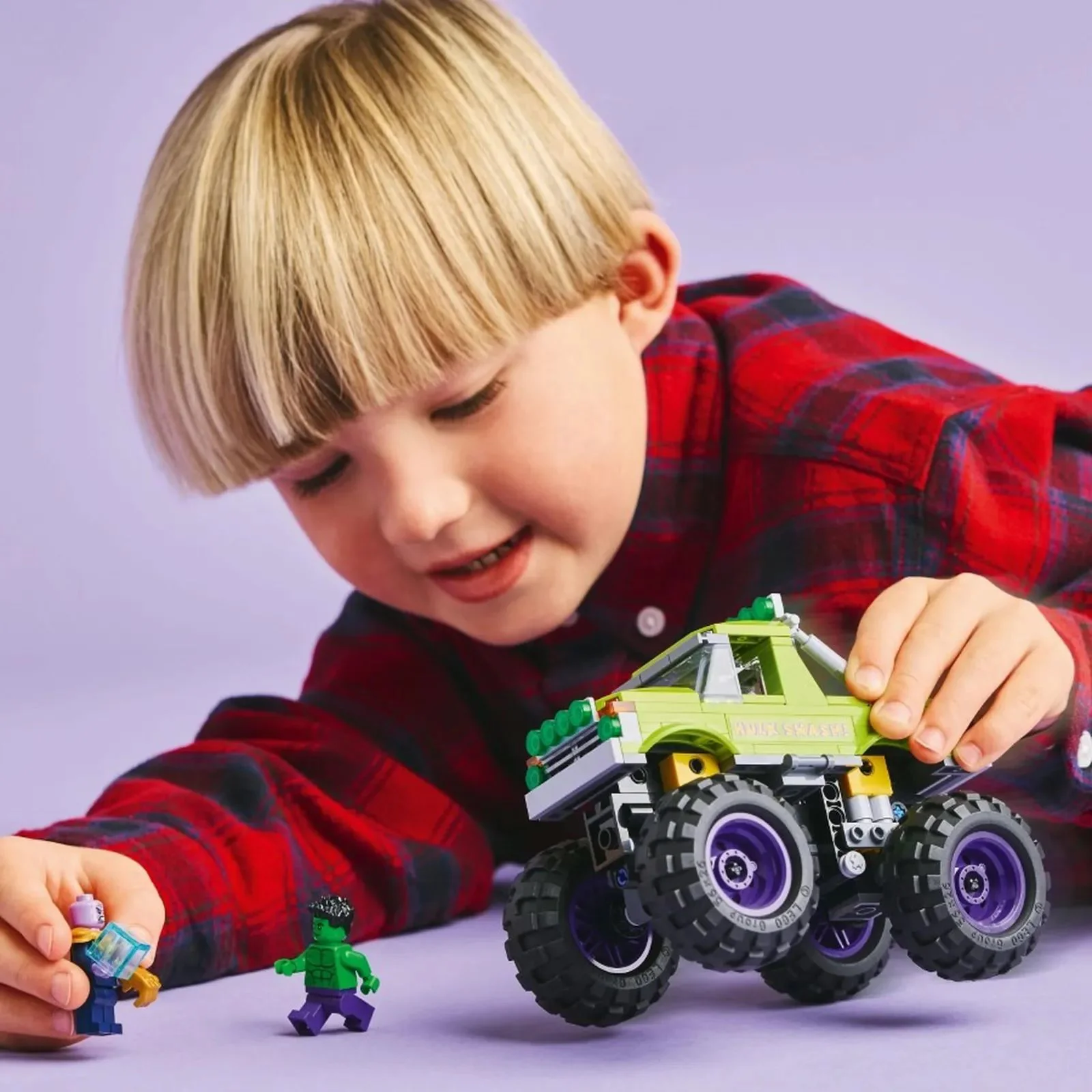 Set de constructie LEGO Marvel Hulk in vehicul de teren contra lui Thanos, 229 el. foto